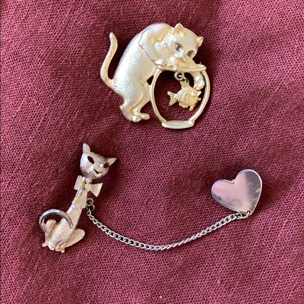Cat lady vintage gold brooch set